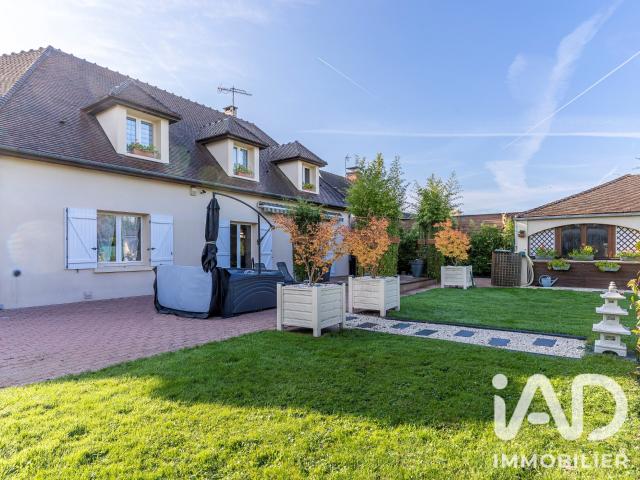 Maison 8 pièces 242 m²