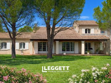 Maison 8 pièces 242 m²