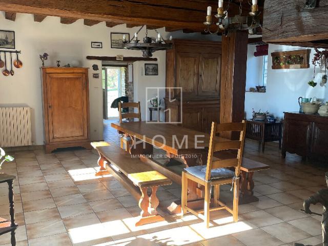 Maison 8 pièces 242 m²