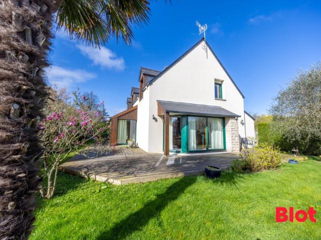 Maison 8 pièces 243 m²