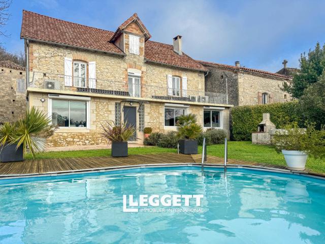 Maison 8 pièces 243 m²