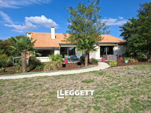 Maison 8 pièces 243 m²