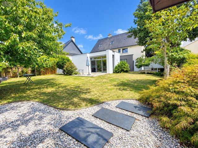 Maison 8 pièces 243 m²