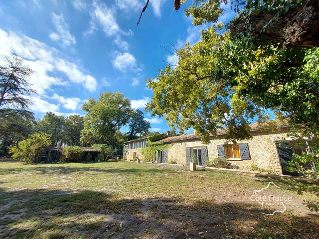 Maison 8 pièces 243 m²