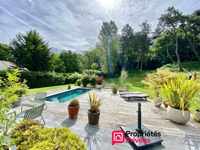Maison 8 pièces 254 m²