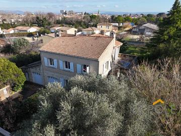 Maison 8 pièces 254 m²