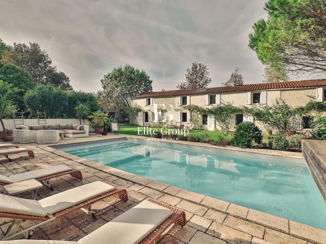 Maison 8 pièces 254 m²