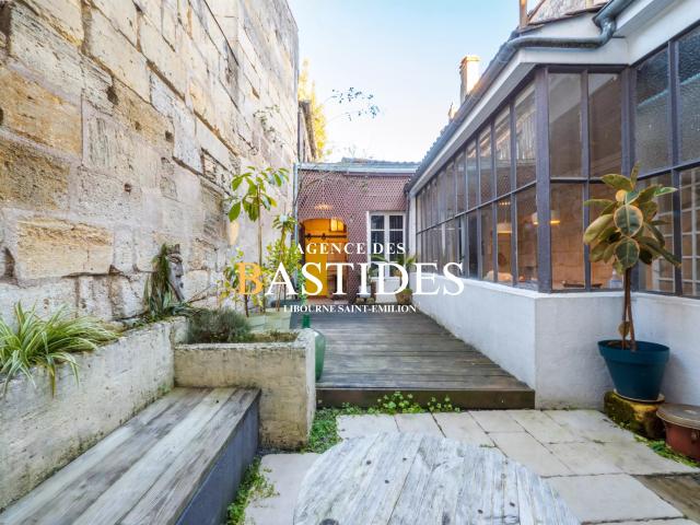 Maison 8 pièces 254 m²