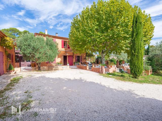 Maison 8 pièces 254 m²