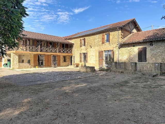Maison 8 pièces 255 m²