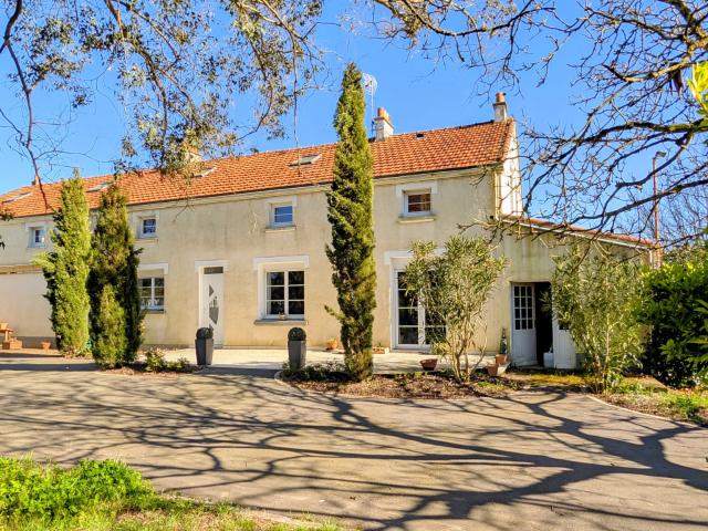 Maison 8 pièces 255 m²