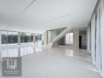 Maison 8 pièces 255 m²