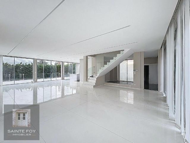 Maison 8 pièces 255 m²