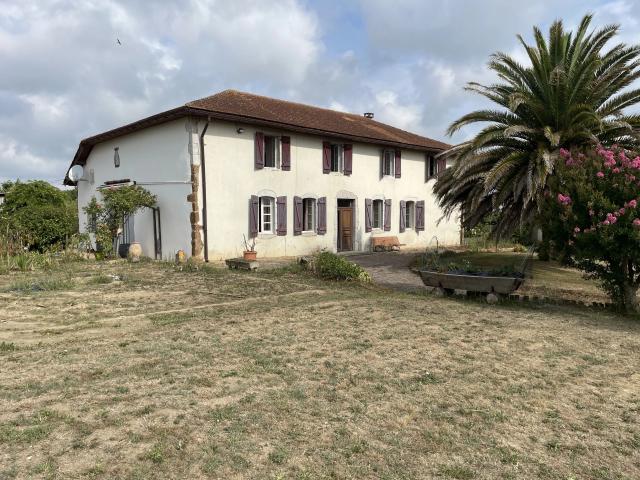 Maison 8 pièces 255 m²
