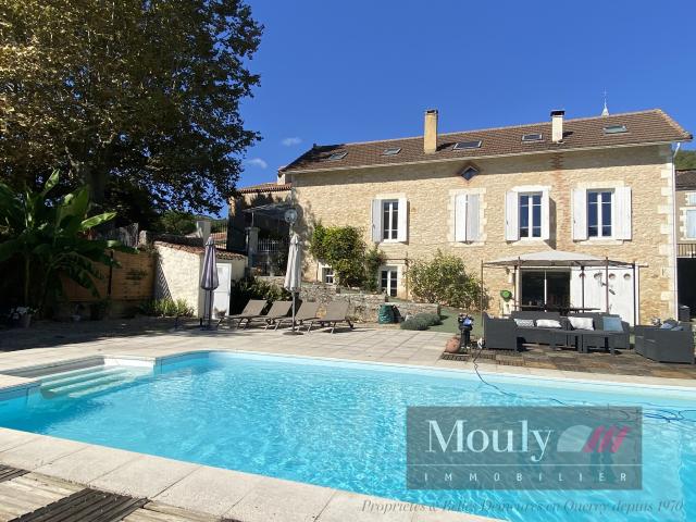Maison 8 pièces 255 m²