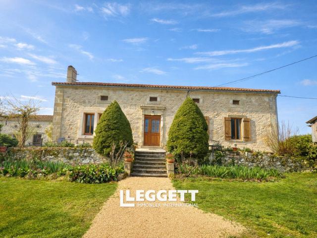 Maison 8 pièces 255 m²