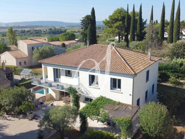 Maison 8 pièces 256 m²
