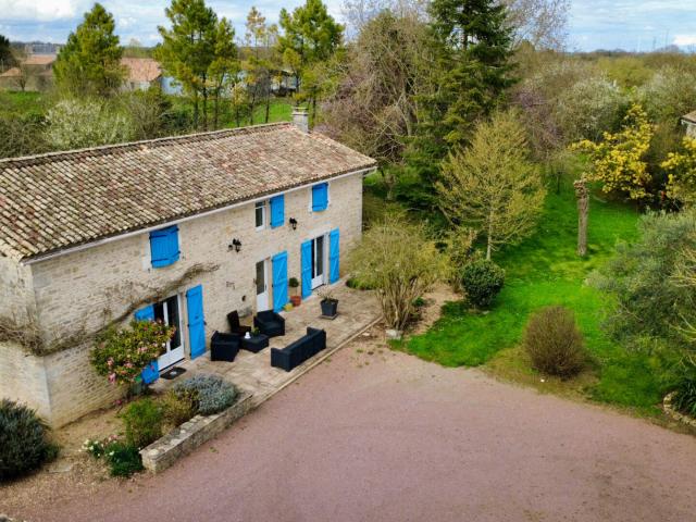 Maison 8 pièces 256 m²