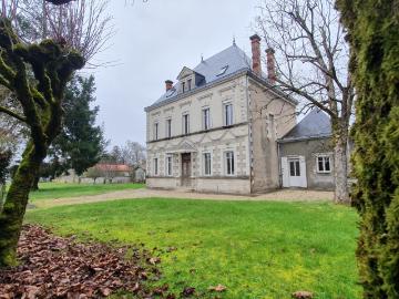 Maison 8 pièces 256 m²