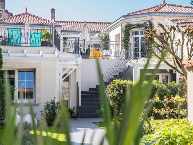 Maison 8 pièces 256 m²