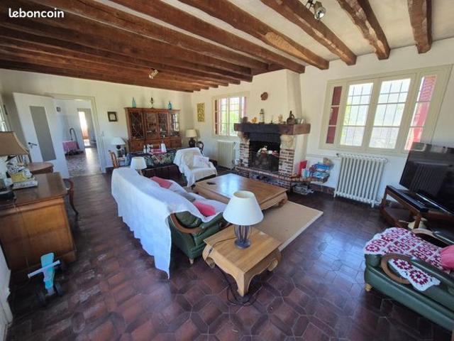 Maison 8 pièces 256 m²