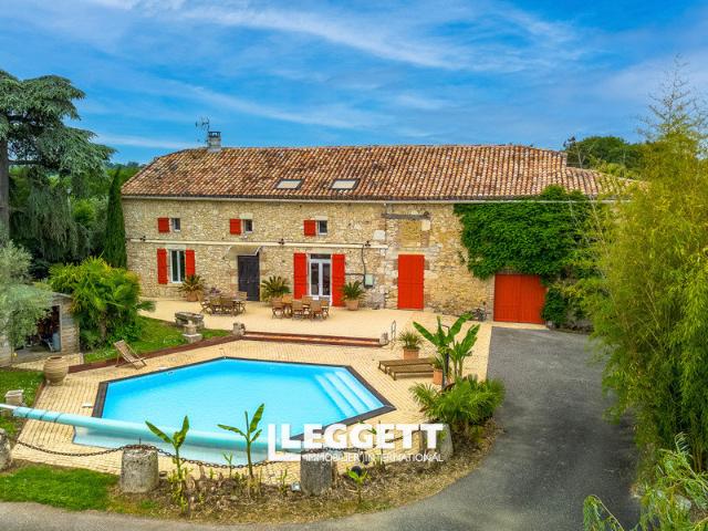 Maison 8 pièces 240 m²