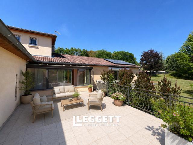 Maison 8 pièces 257 m²