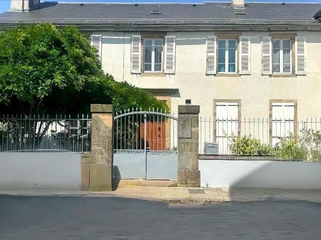 Maison 8 pièces 257 m²