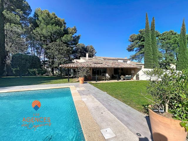 Maison 8 pièces 257 m²