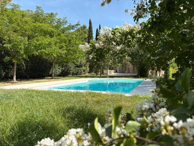 Maison 8 pièces 257 m²