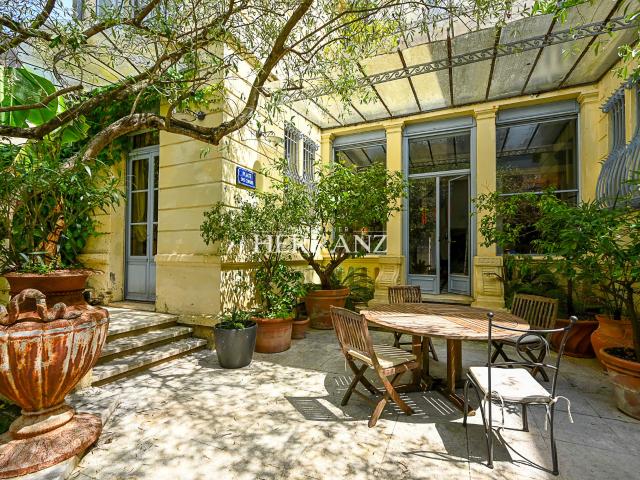 Maison 8 pièces 257 m²