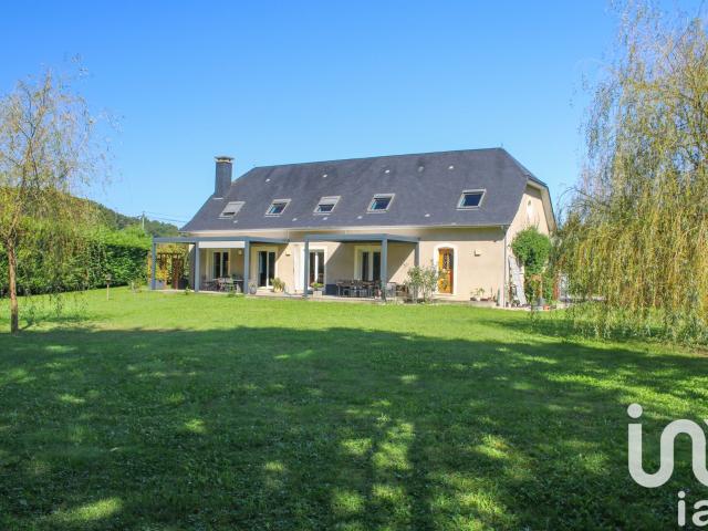Maison 8 pièces 257 m²