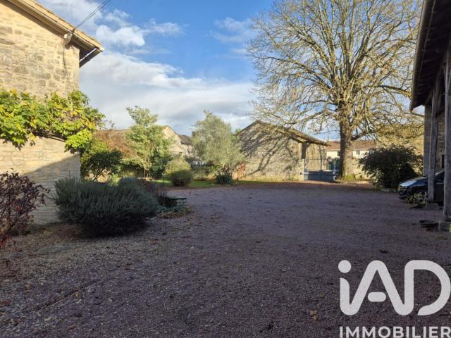 Maison 8 pièces 257 m²