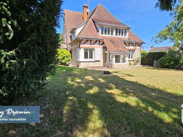 Maison 8 pièces 258 m²