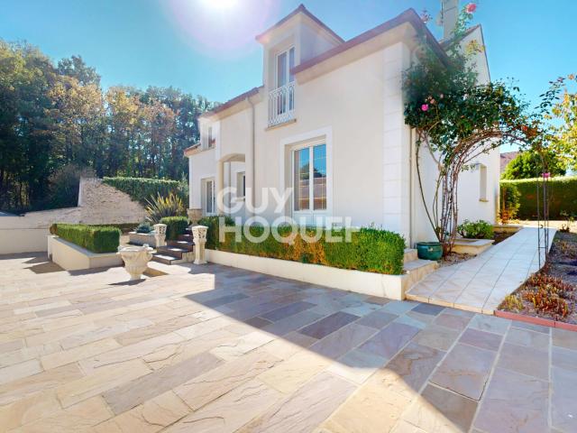 Maison 8 pièces 258 m²