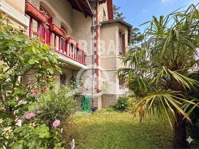Maison 8 pièces 258 m²