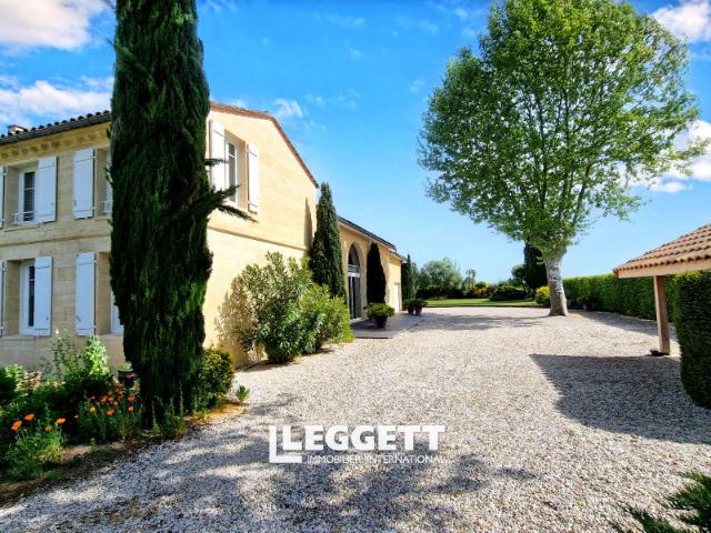 Maison 8 pièces 258 m²