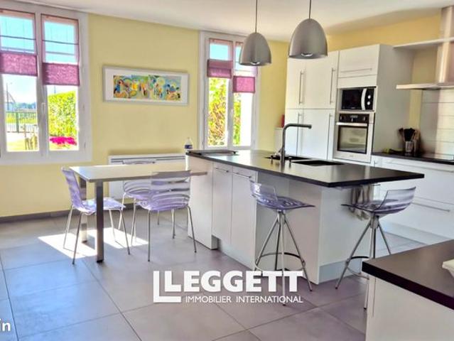 Maison 8 pièces 258 m²