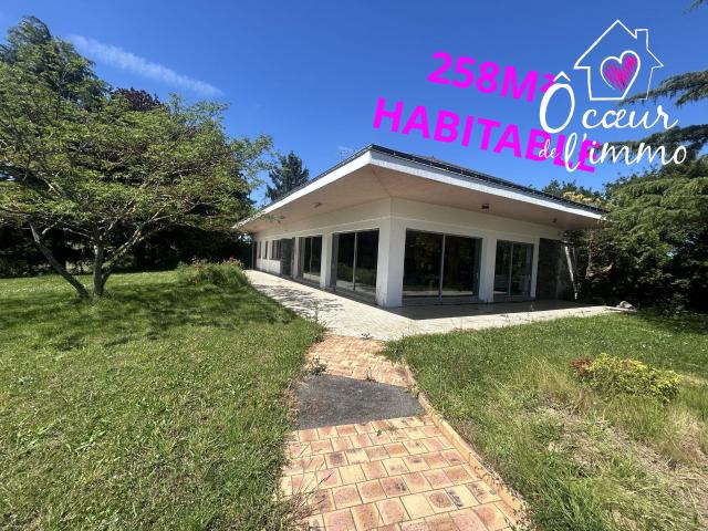 Maison 8 pièces 258 m²