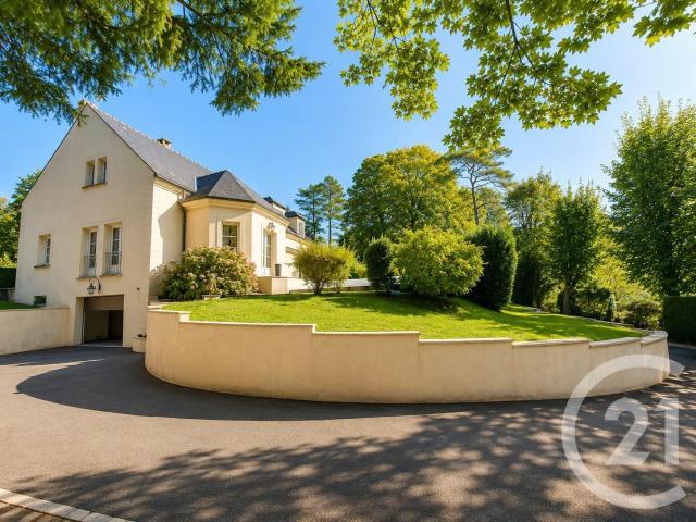Maison 8 pièces 259 m²