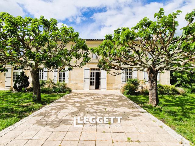 Maison 8 pièces 259 m²