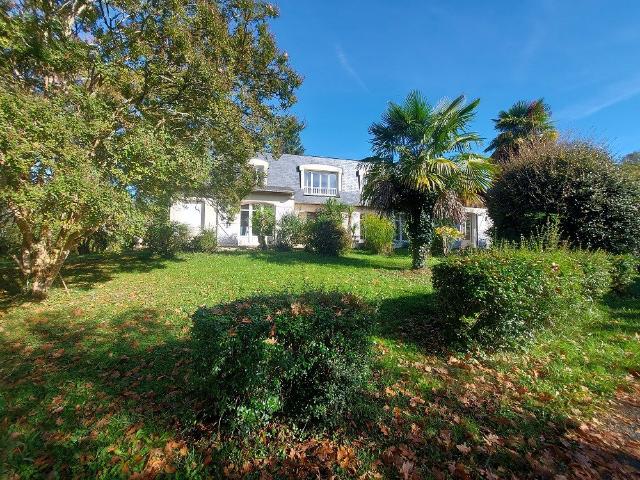 Maison 8 pièces 259 m²