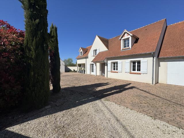 Maison 8 pièces 250 m²