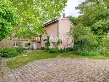 Maison 8 pièces 250 m²
