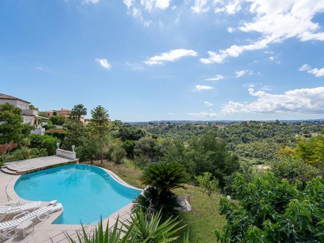 Maison 8 pièces 250 m²