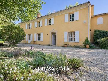 Maison 8 pièces 250 m²