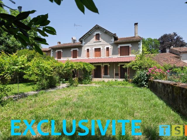 Maison 8 pièces 250 m²