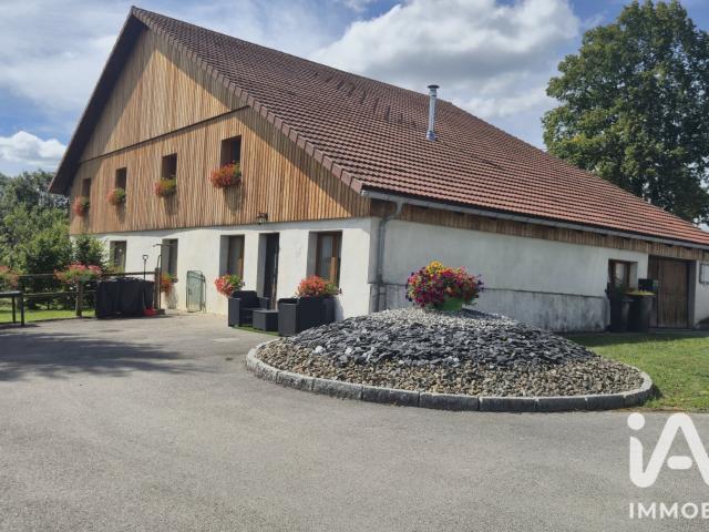 Maison 8 pièces 250 m²