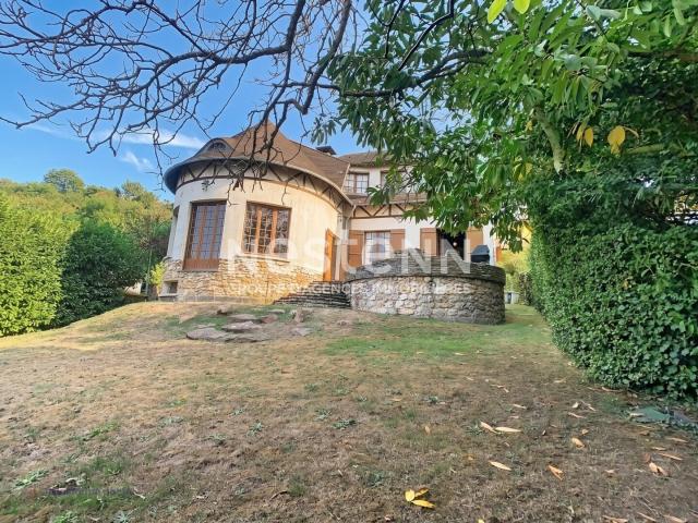 Maison 8 pièces 250 m²