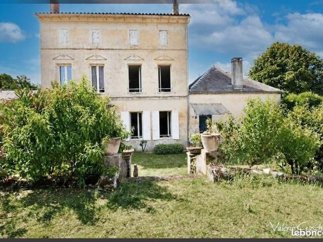 Maison 8 pièces 250 m²